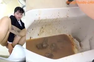 Diarrhea of ​​a Japanese girl in a public toilet